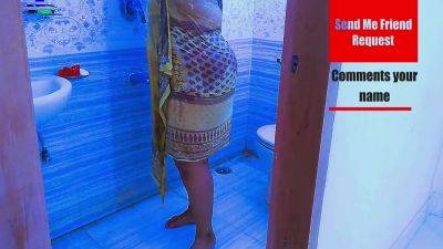 Saudi Arabian Hot Aunty Fucking In Bathroom - hclips.com - Saudi Arabia